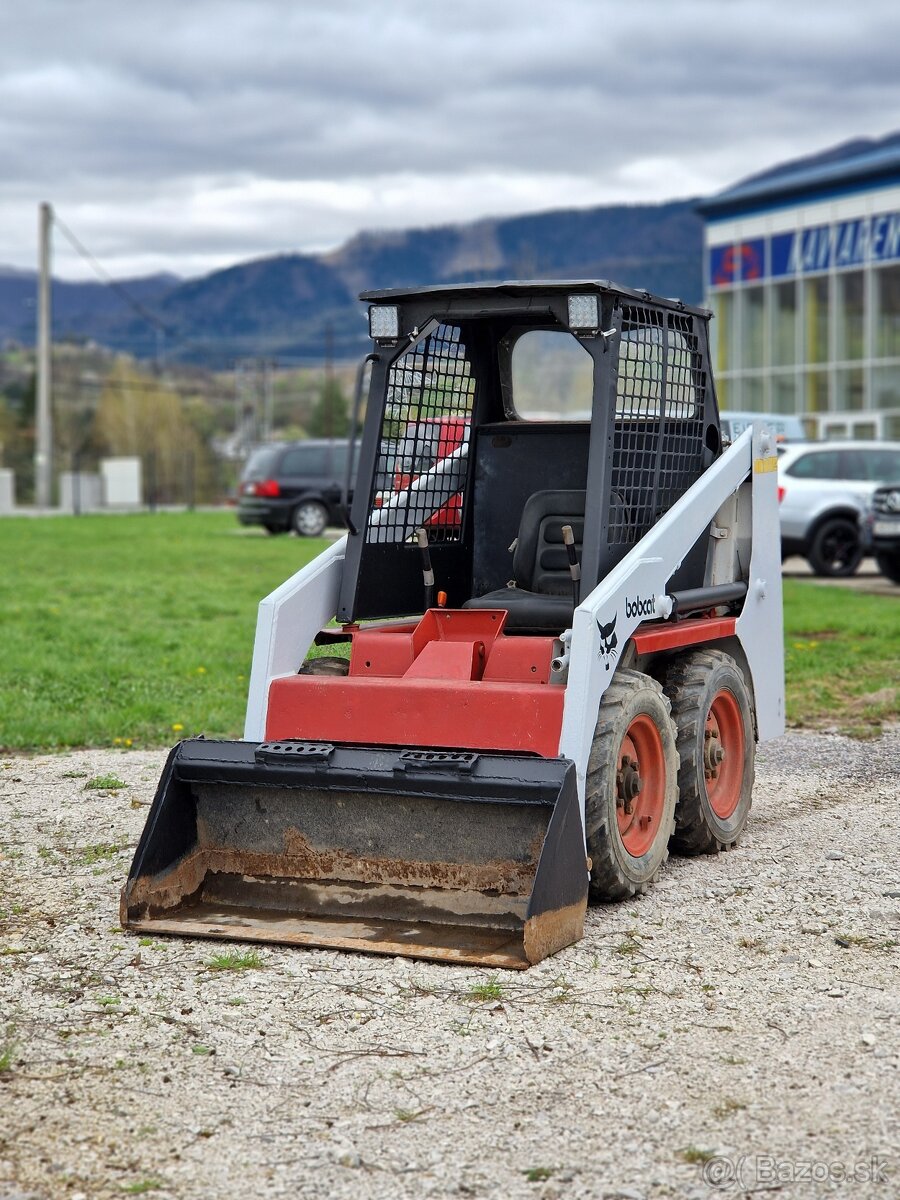 Šmykový nakladač Bobcat