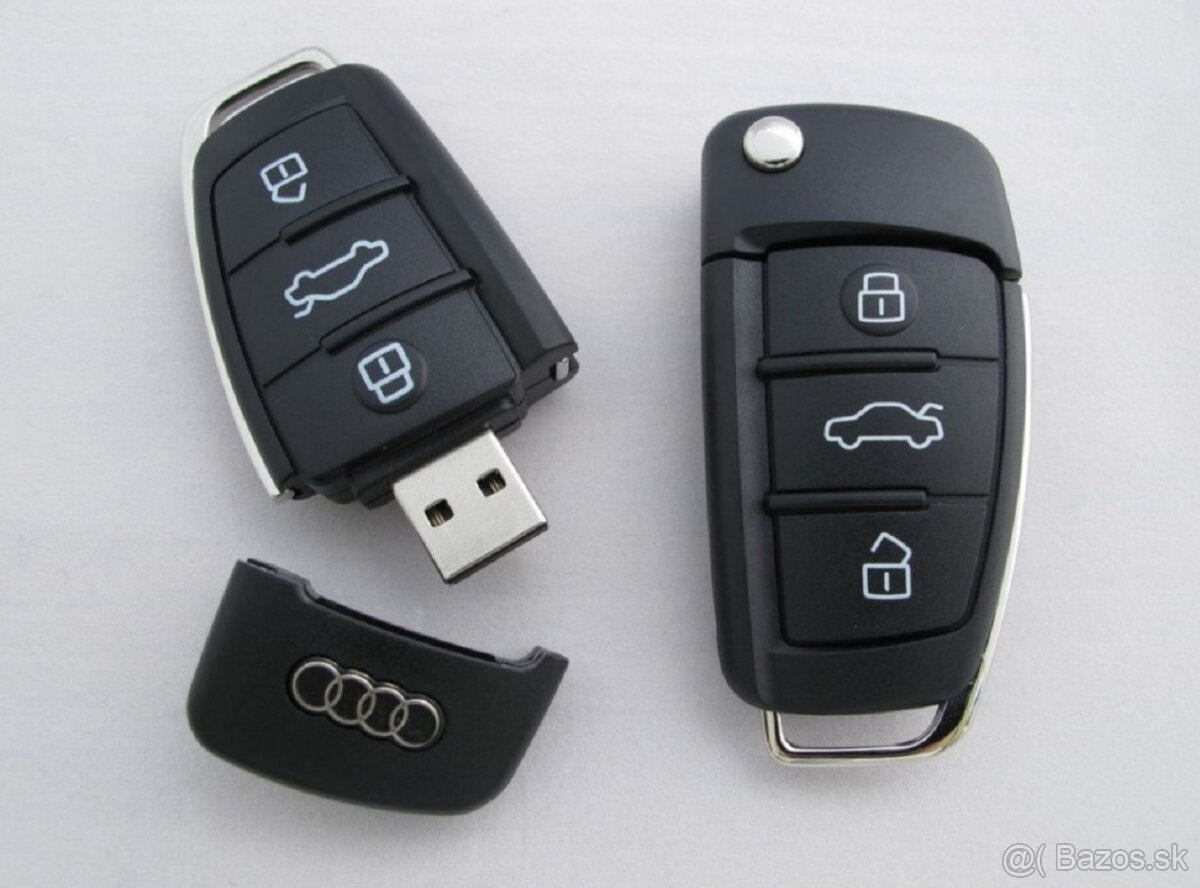 Audi USB kľúč 32 GB v tvare kľúča od auta