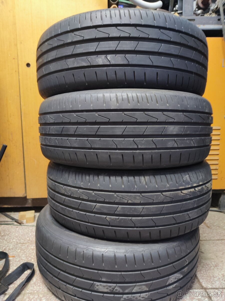 Pneu 215/55 R17