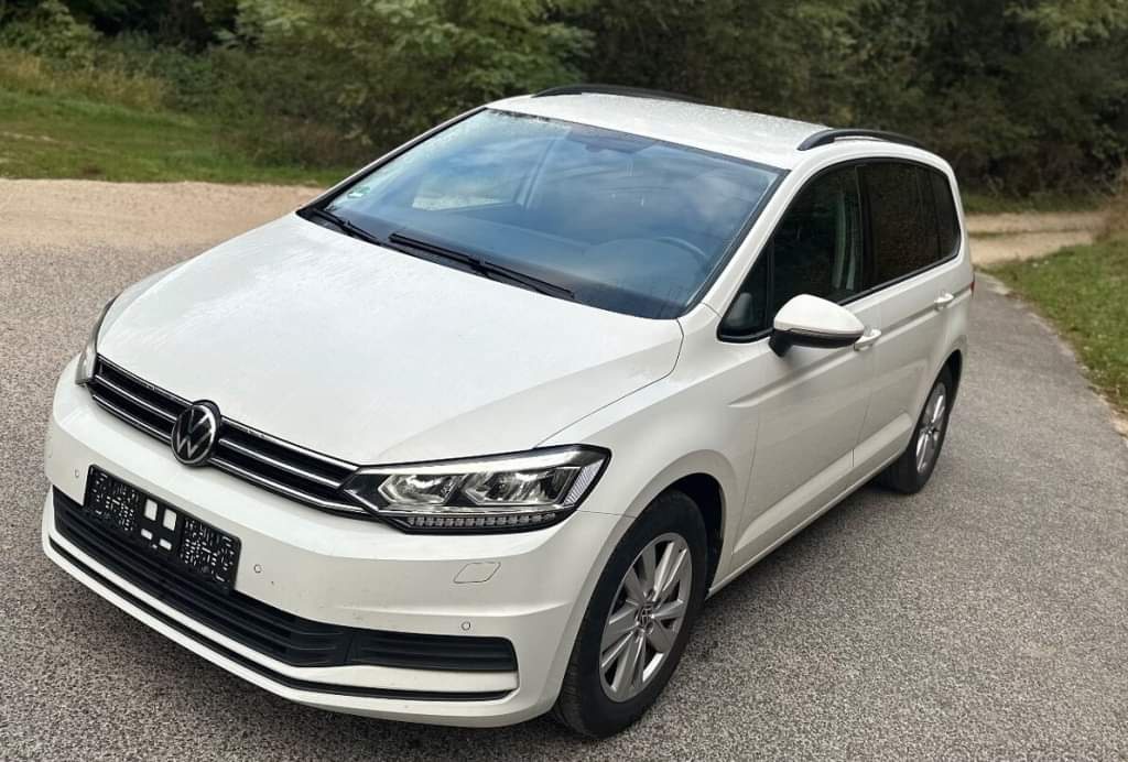 Volkswagen Touran 2.0tdi 110kw 7miestny-Integrovane sedačky