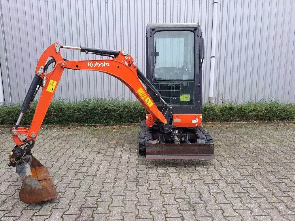 Prenájom minibager Kubota KX016 -1.6t