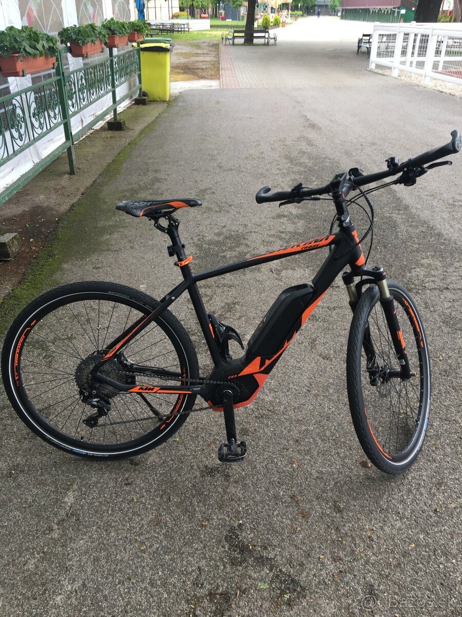 Predám elektrobicykel KTM Macina Cross 11