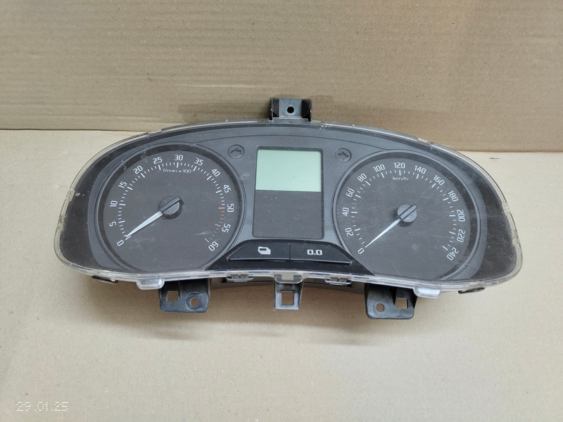 tachometer Skoda Fabia II 5j0920801j 60€