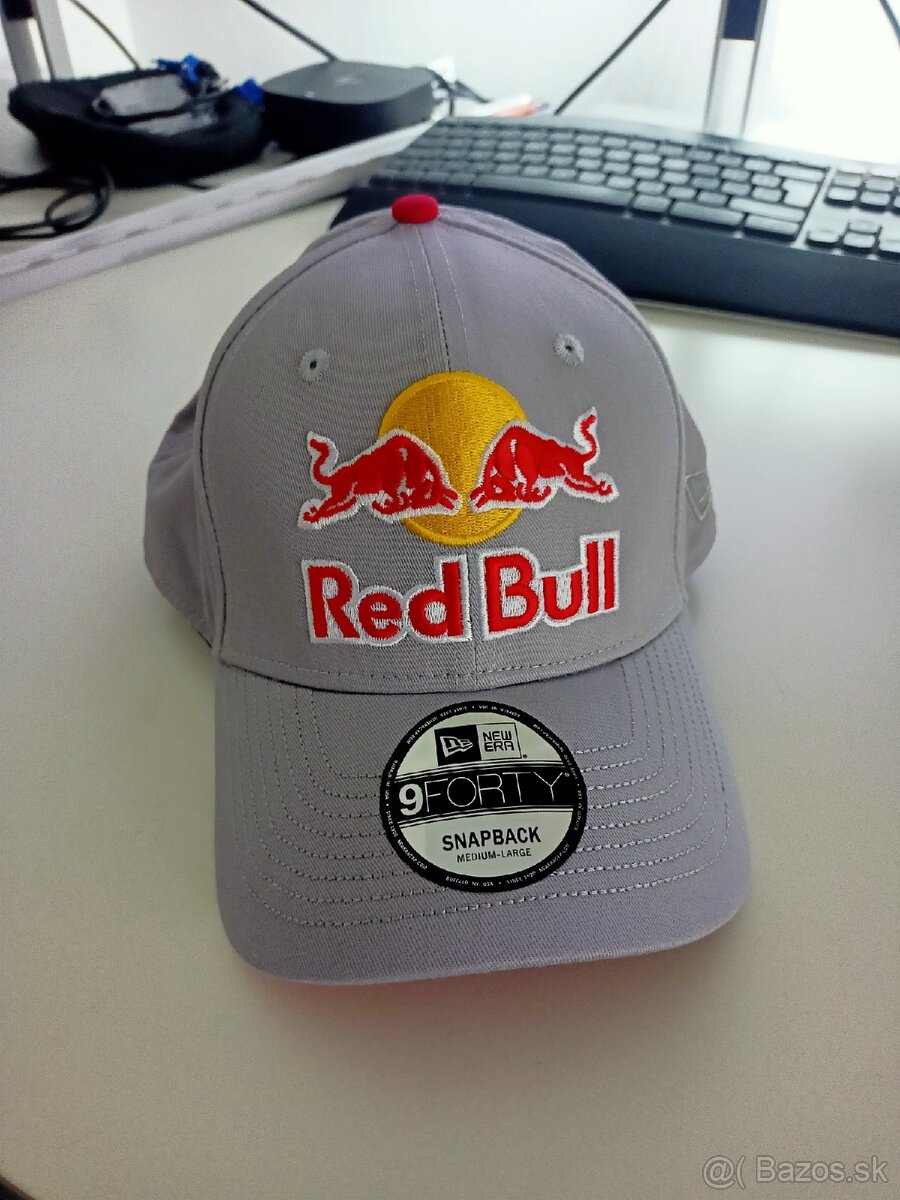 Red Bull šiltovka