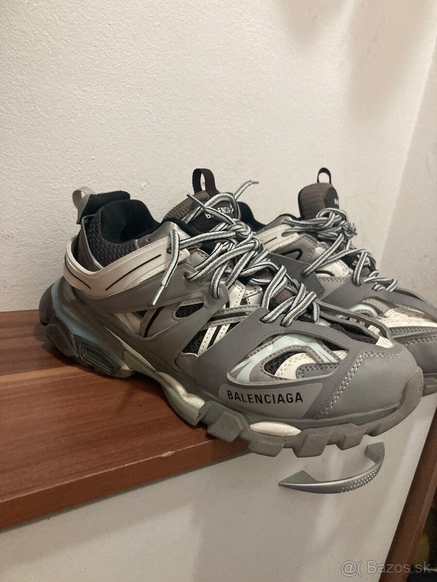 Balenciaga track