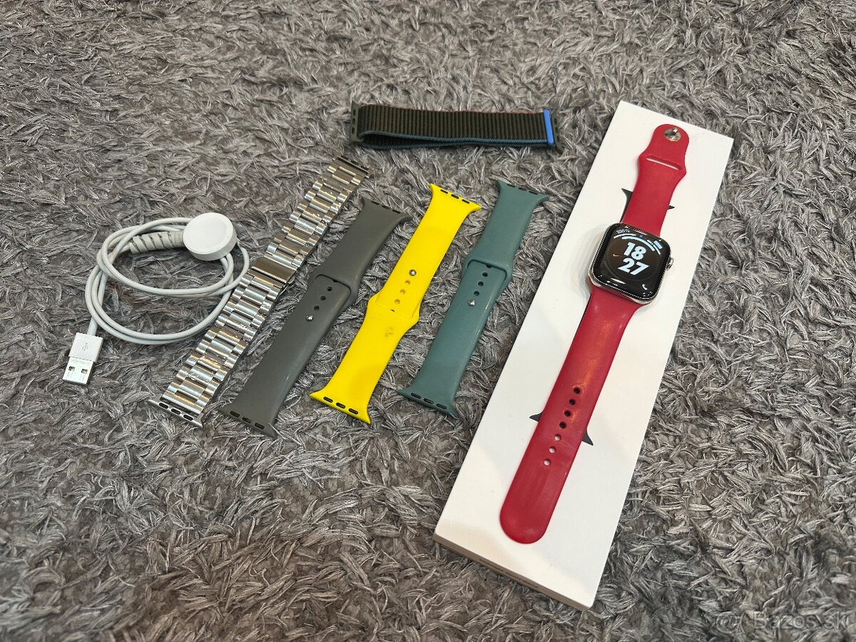 Stainless Steel Apple Watch 5, 44mm