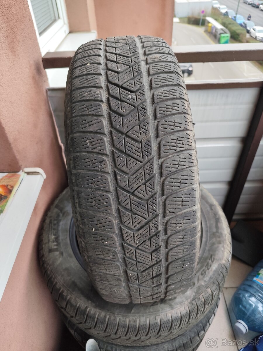 Predám pneu 225/60 r17