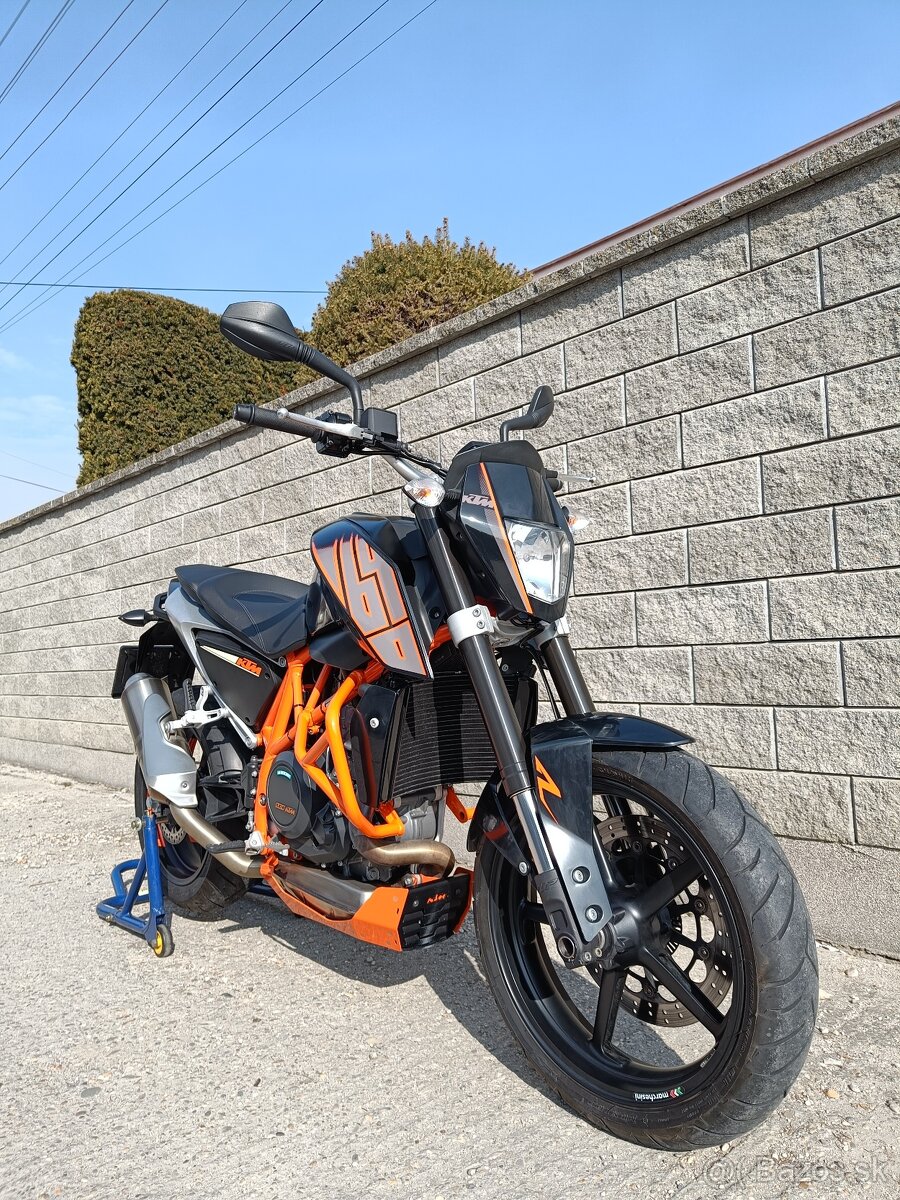 KTM DUKE 690