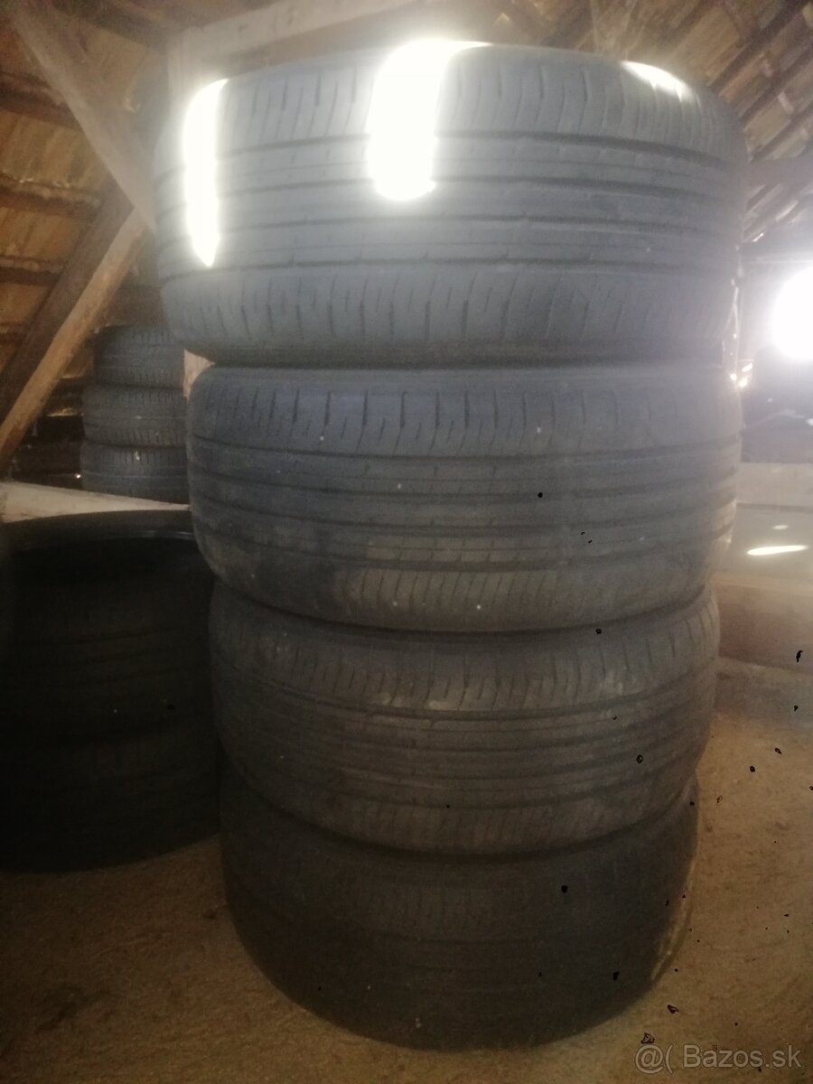 225/40r18 falken