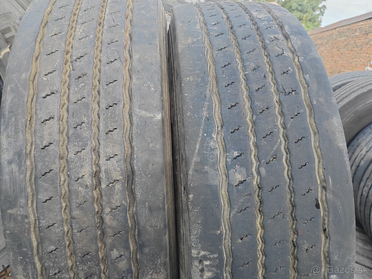 315/80 R22, 5 Barum BF200 ( predné)