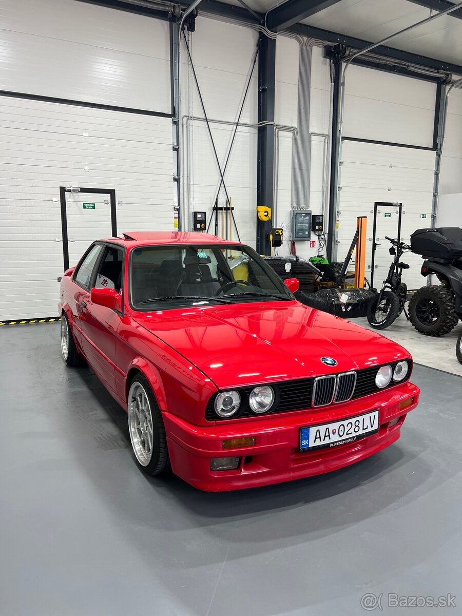 Bwm 3 E30 318 is Mtech 2