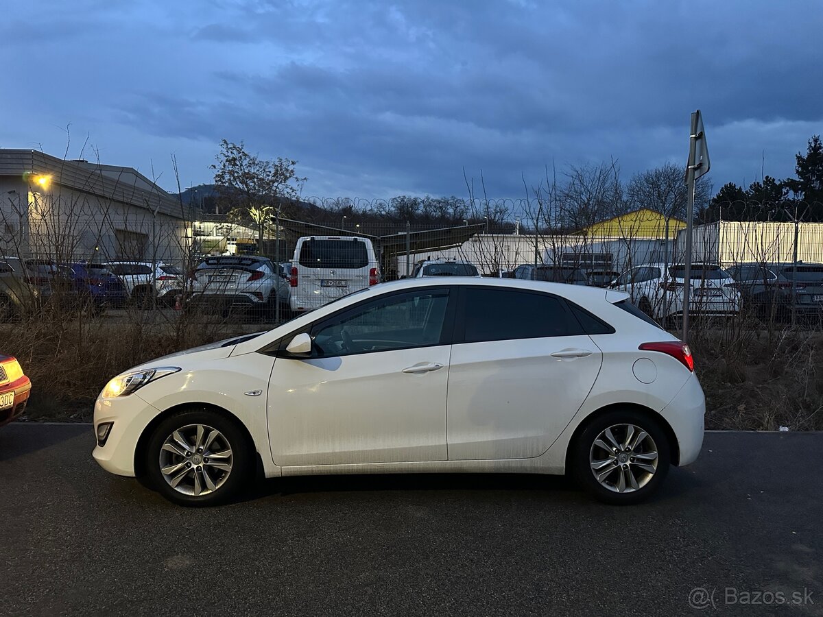 Hyundai i30 1.4 73kw benzín