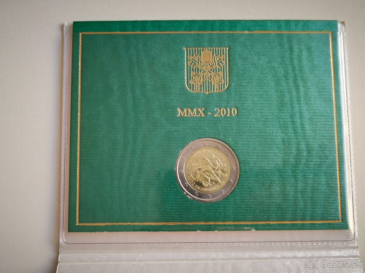 Staršia pamätná 2 eur minca Vatikán 2010 - rok kňazov