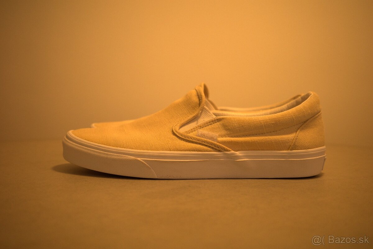 VANS SLIP ON WHITE/CREAM