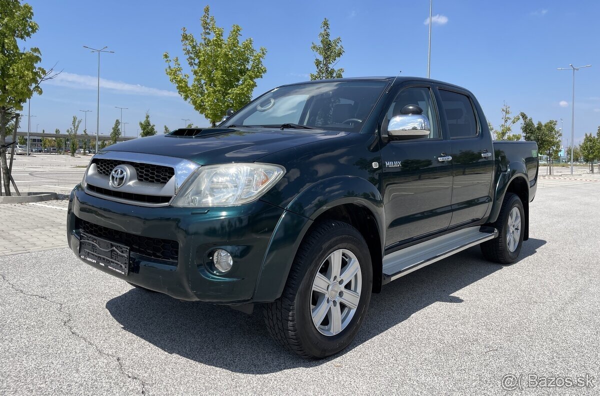 TOYOTA HILUX 3.0D-4D A/T - PREDAJ AJ NA SPLÁTKY