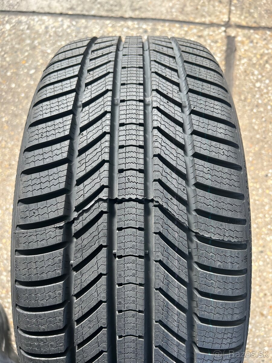 235/40R19 Continental TY870P