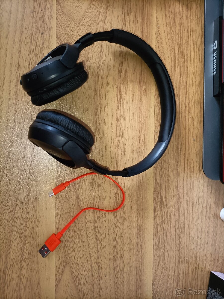 JBL 520bt+penová kapsa zadarmo