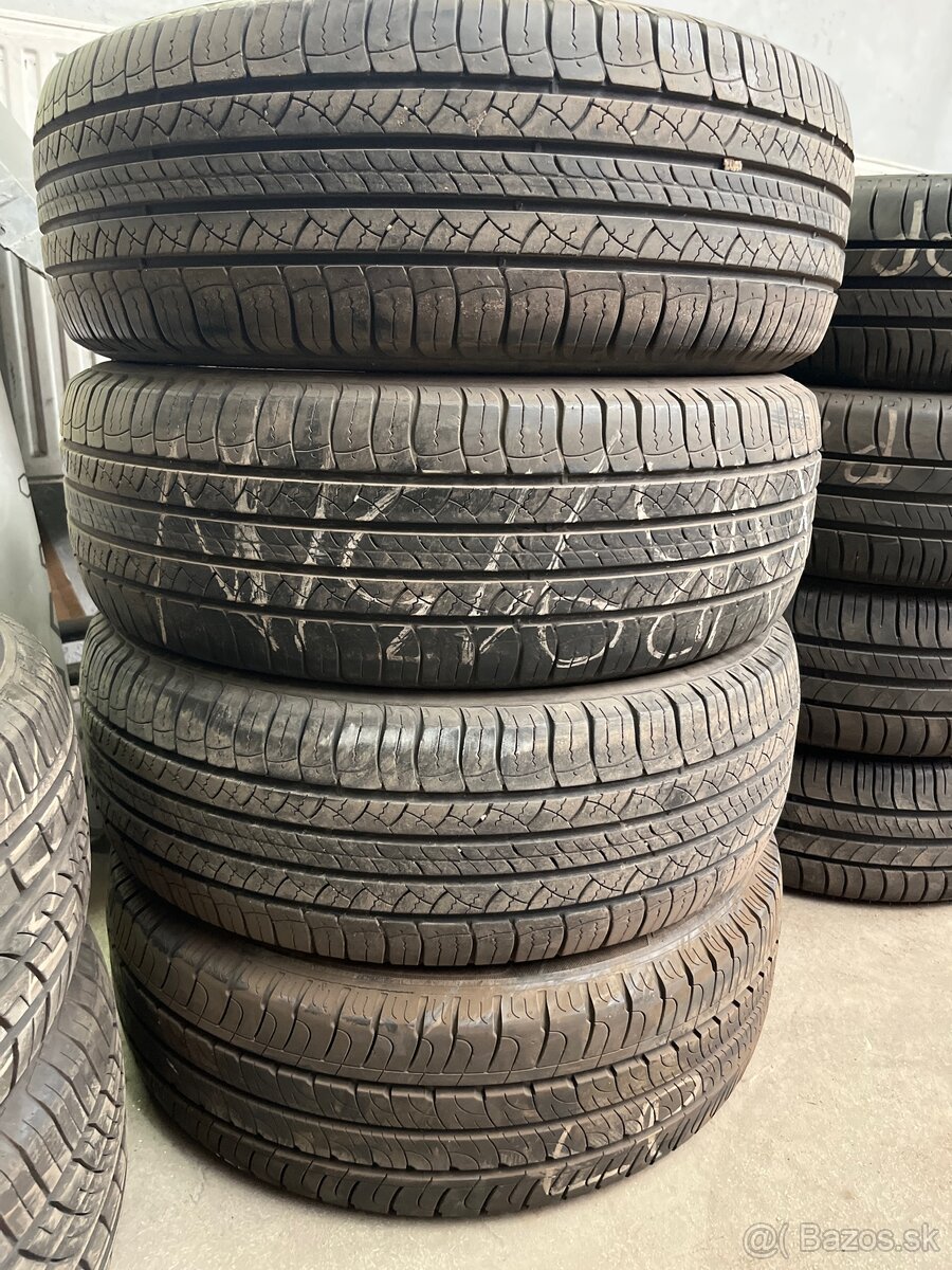 215/65 R16 Michelin