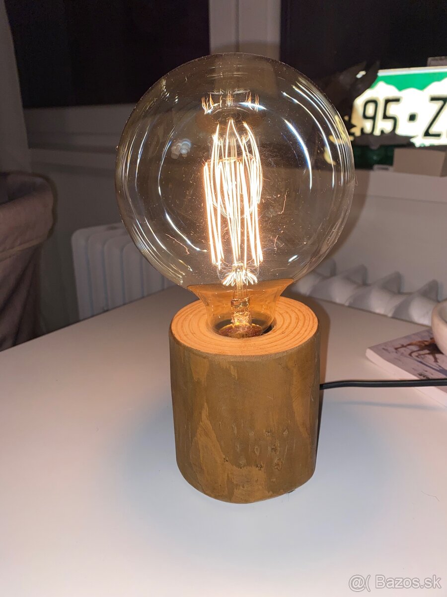 Stolná lampa