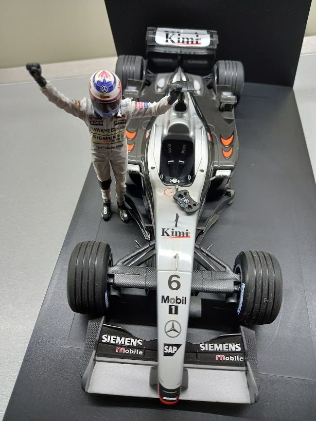 F1 MCLAREN MERCEDES MP4/17D 1.WIN RAIKKONEN MINICHAMPS 1:18