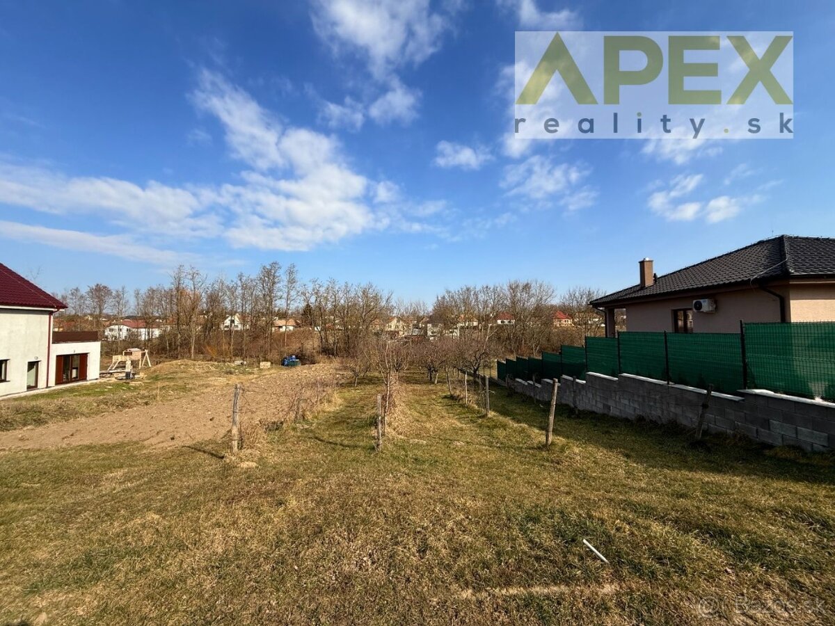 Exkluzívne APEX reality stavebný pozemok 782 m2 Lukáčovce