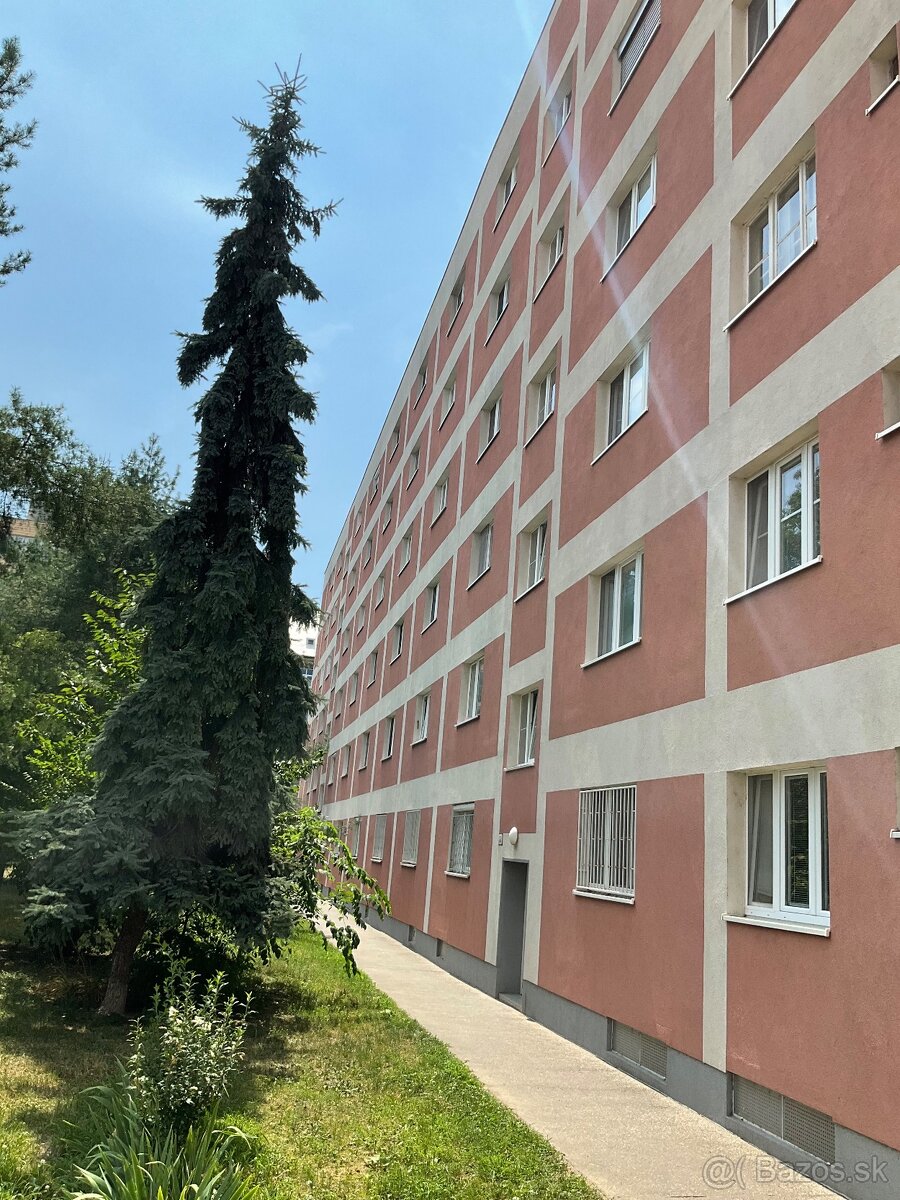 Predám jednoizbový byt (46,3m²) v UNITAS 4p./5