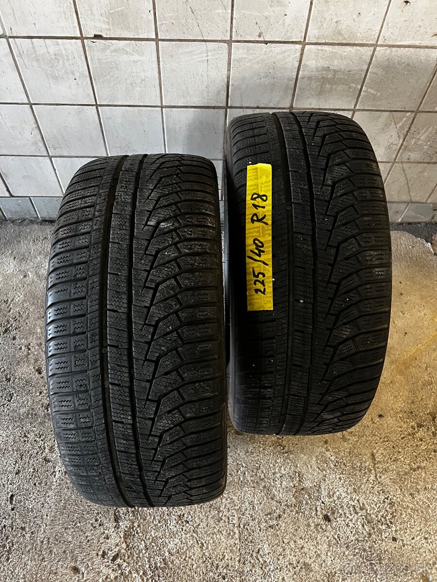 225/40 R18 zimne Hankook 2 kusy