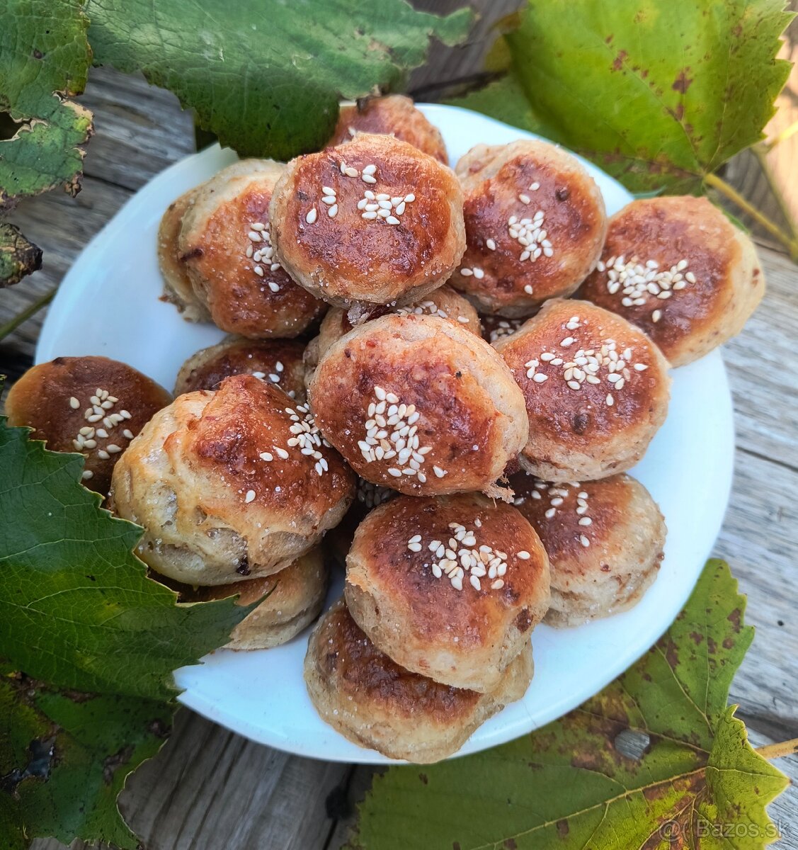 Pagáče, cesnakové trojuholníky, chlebíčky