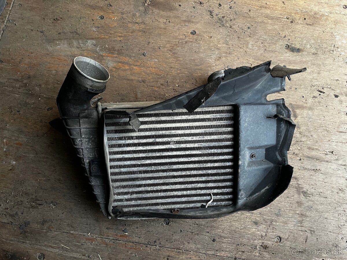 Intercooler (medzichladič) Audi S4 C4 2.2Turbo