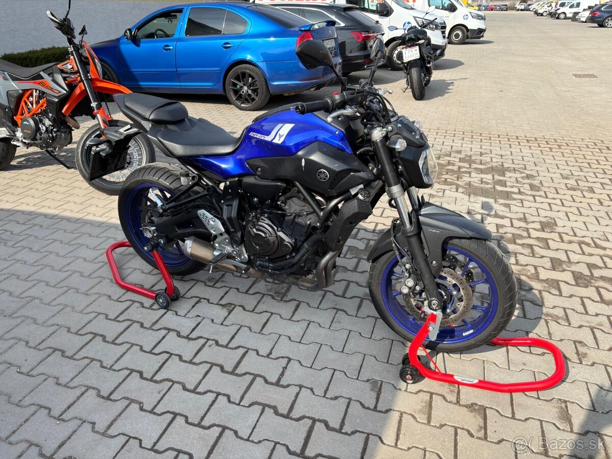 YAMAHA MT07