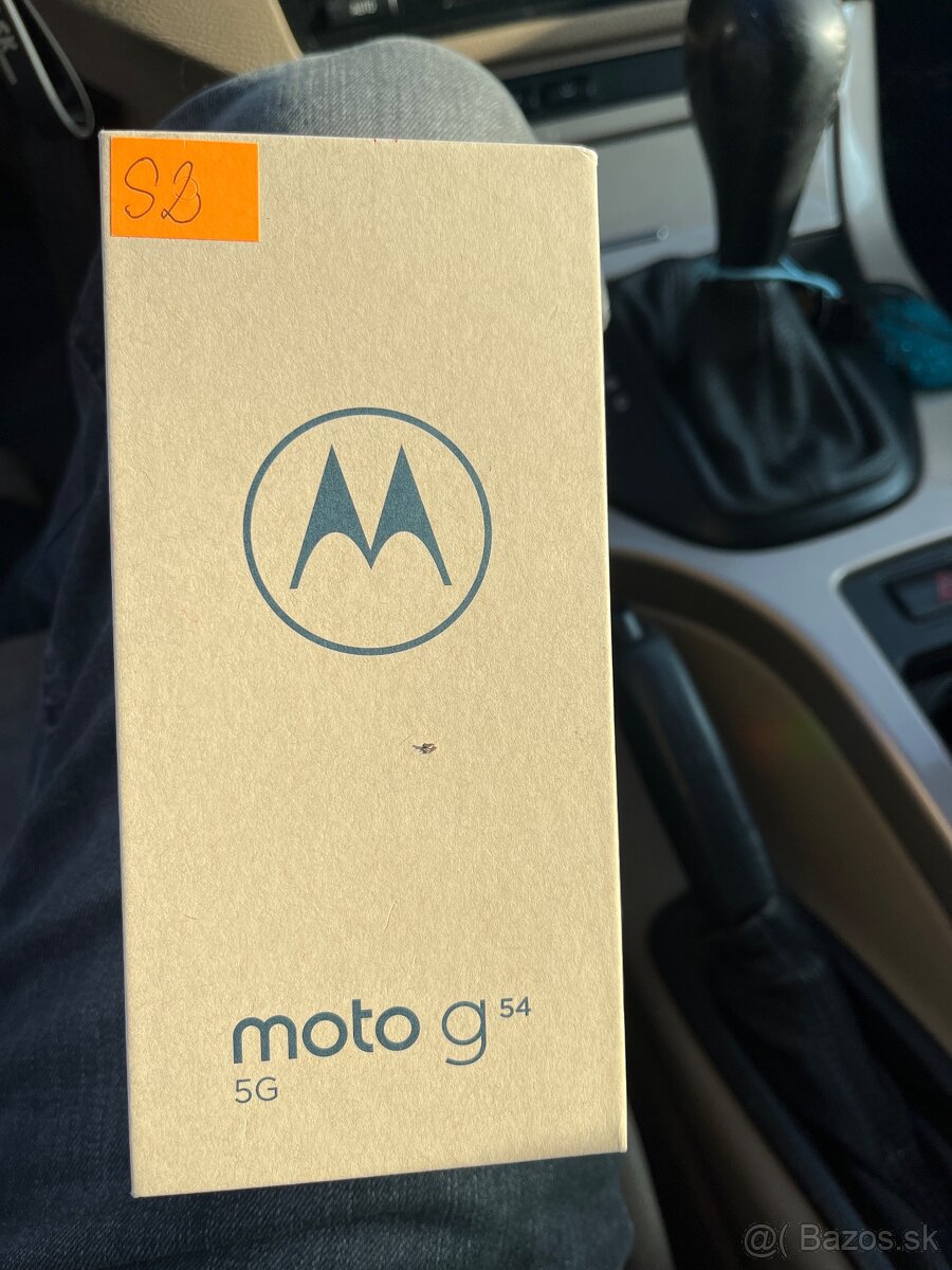 Motorola g54.