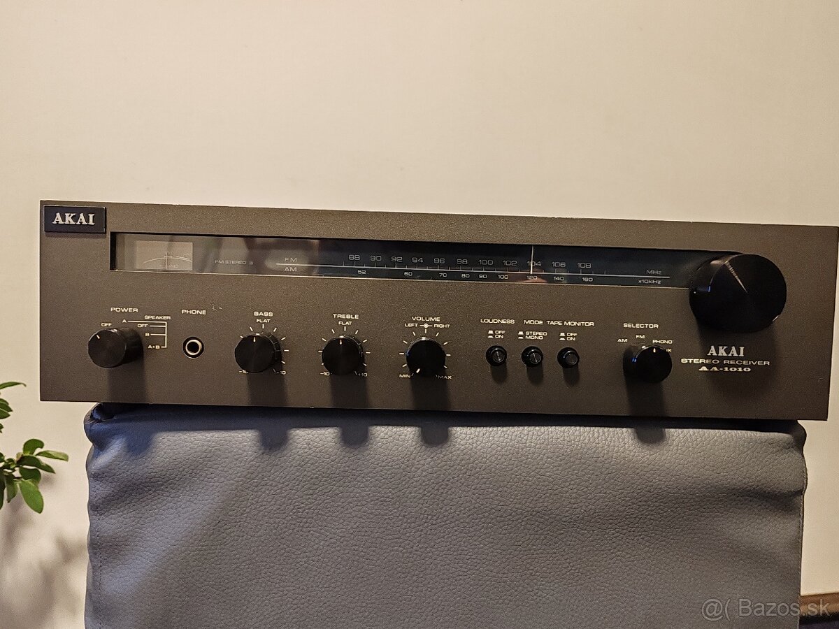 Receiver Akai