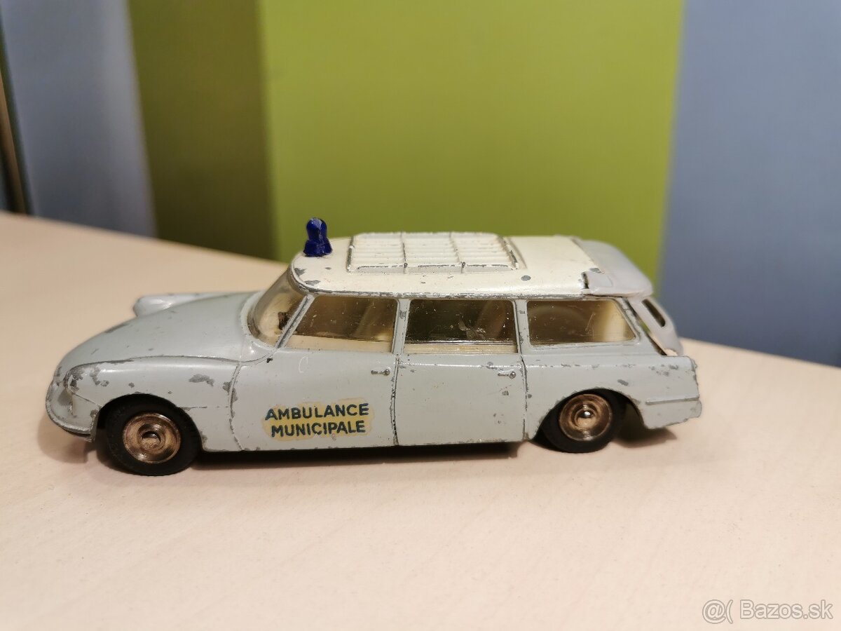 Dinky toys Citroen DS Ambulancia