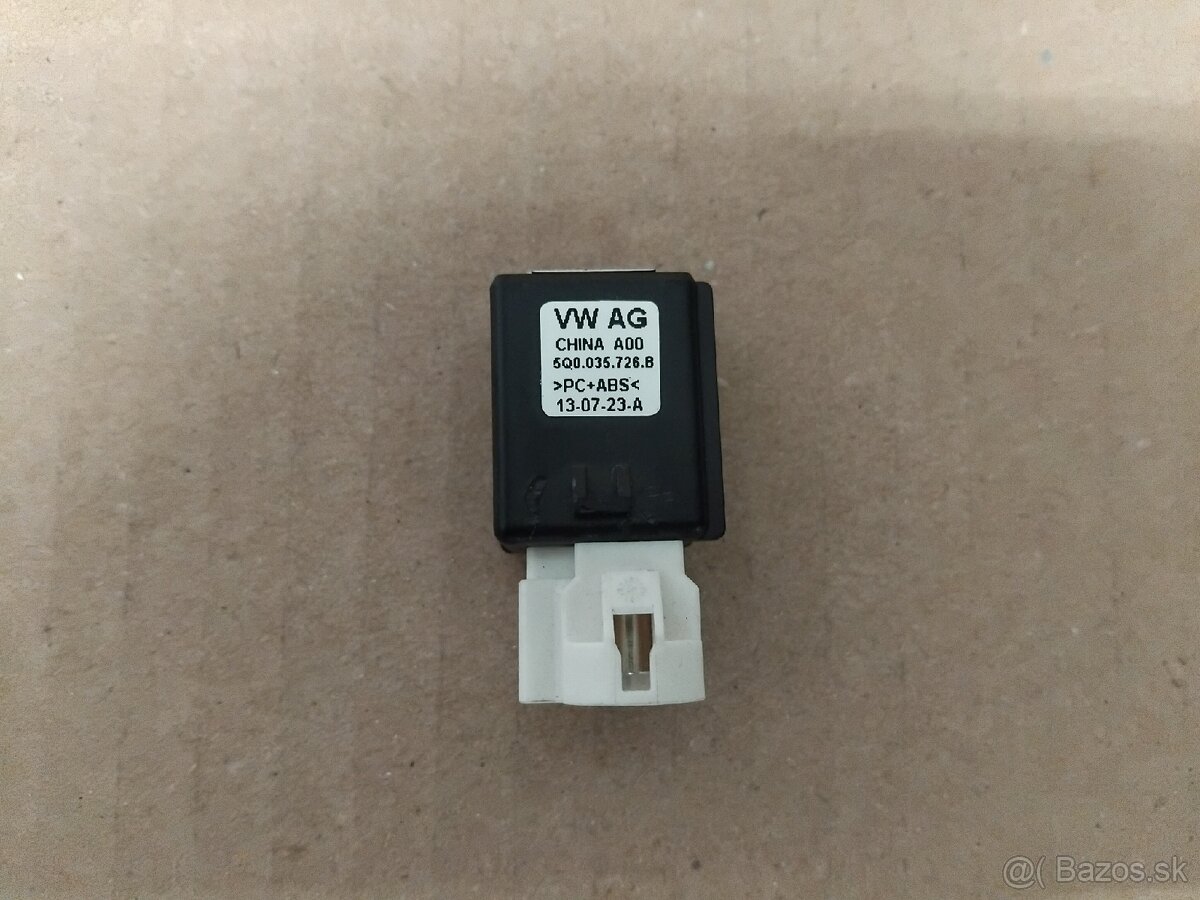 USB konektor 5Q0035726B