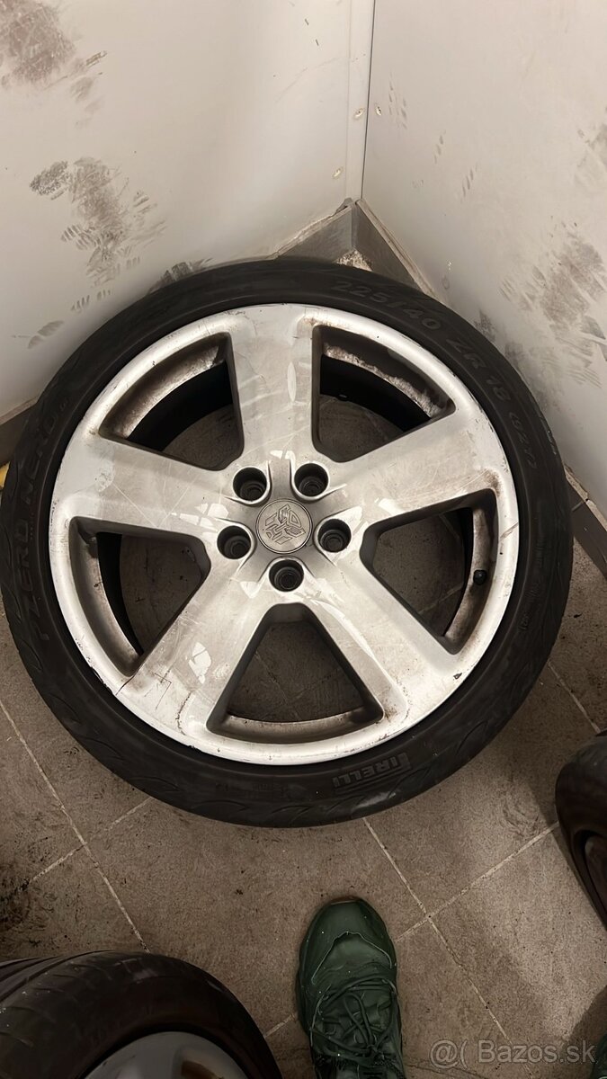 R18x7,5  225/40