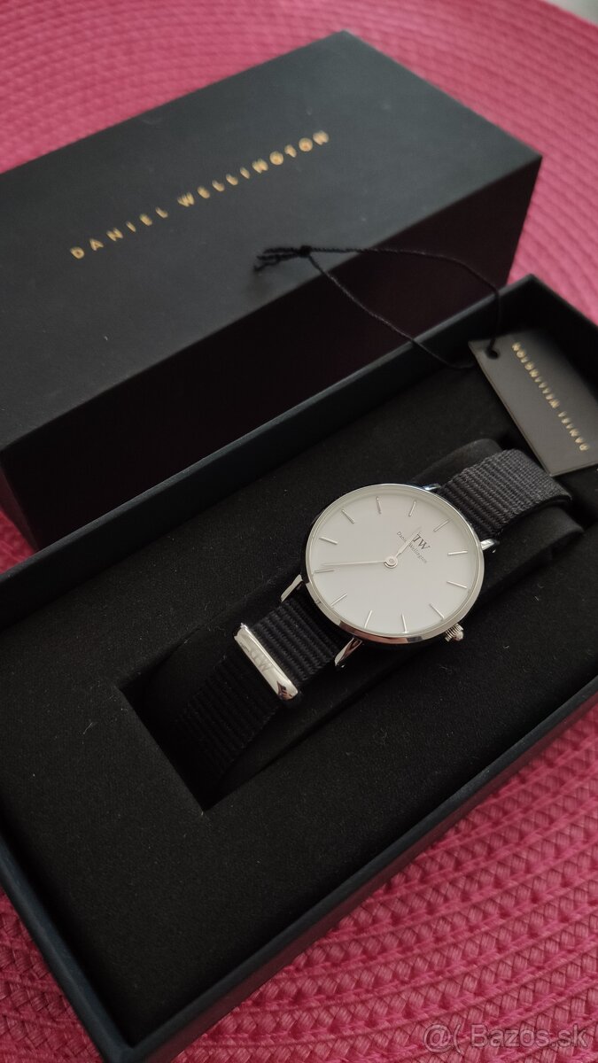 Daniel Wellington dámske strieborné hodinky, 28mm