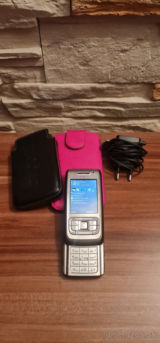 Nokia E65 slide