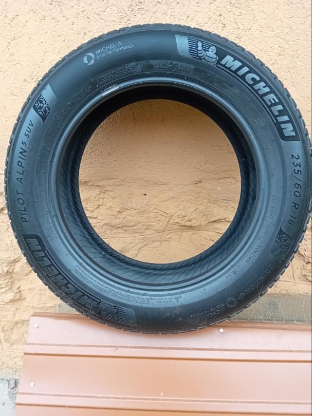 Zimné pneu Michelin   235/60 R18