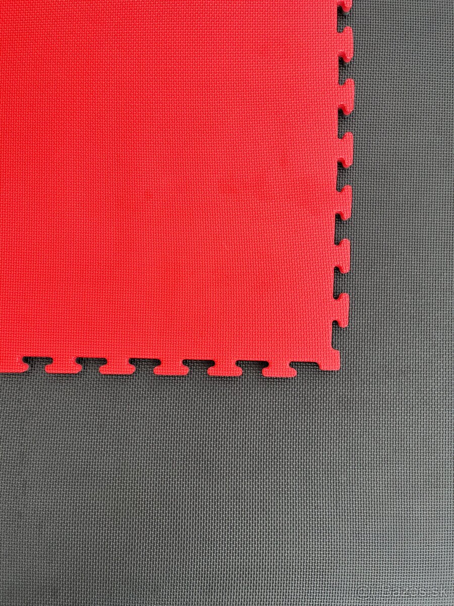 Tatami Champion puzzle čierno-červená 105cm x 105cm x 2cm