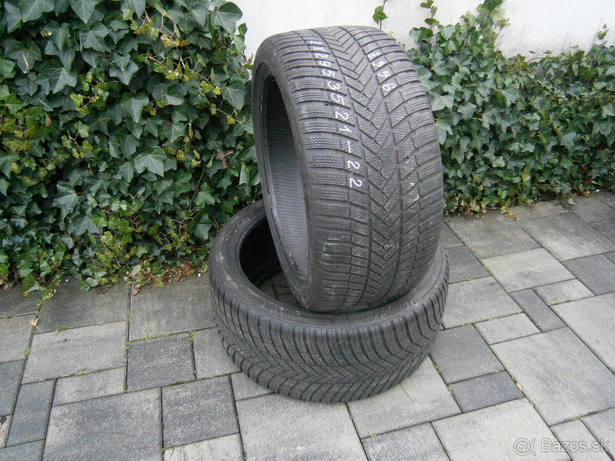 Predám 2x zimné pneu Bridgestone 295/35 R21 107VXL