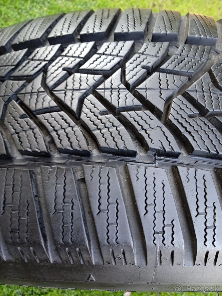 205/60 r16 zimné pneu.Dunlop  7 mm