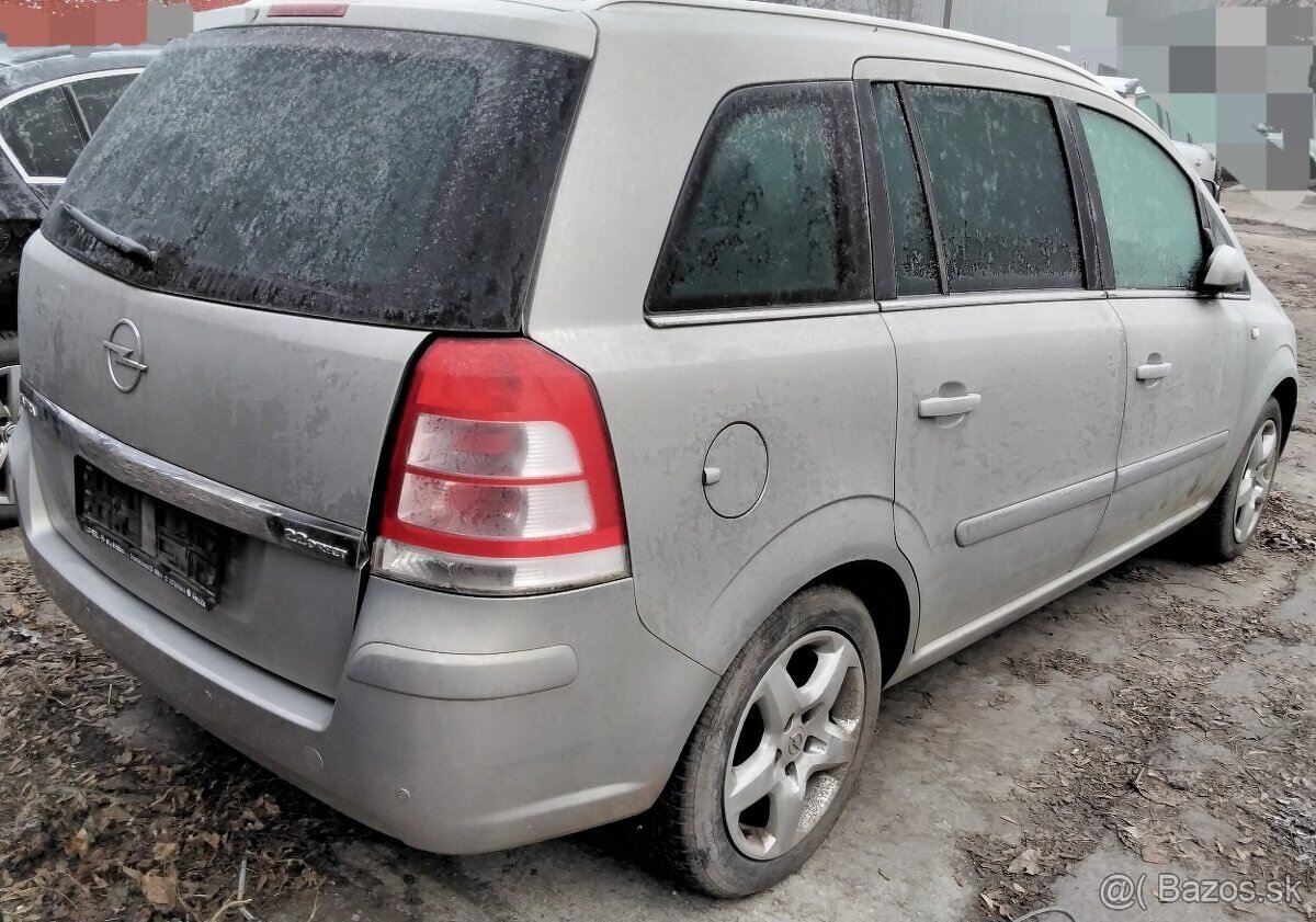 Opel Zafira B 2008 predám DVERE,  PIATE DVERE,  NARAZNÍK, KA