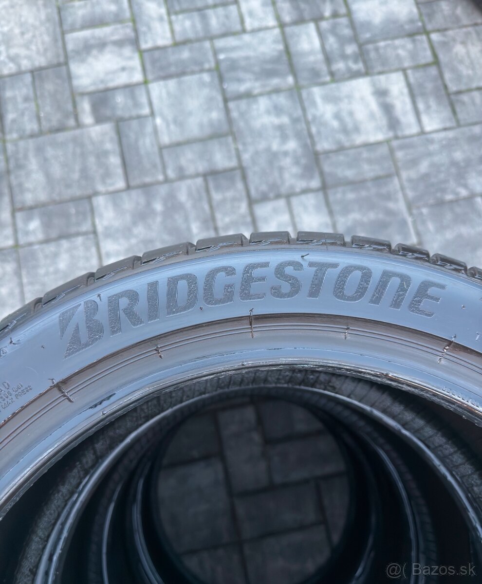 BRIDGESTONE 215/45R17