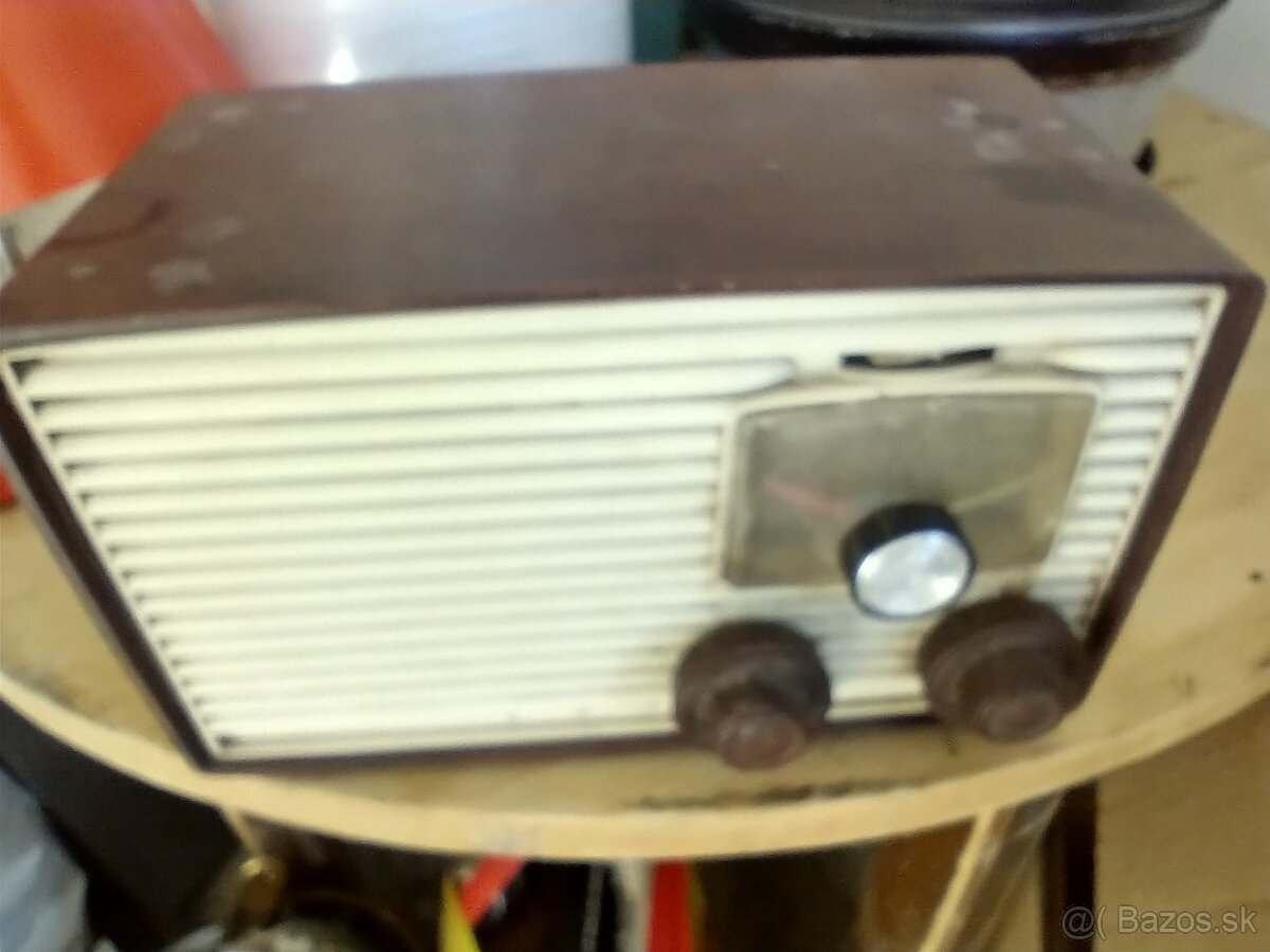 Retro bakelitove radio