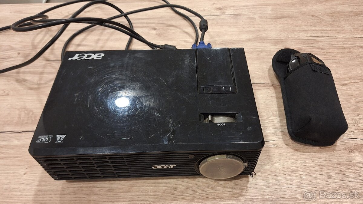 Projektor Acer X100P