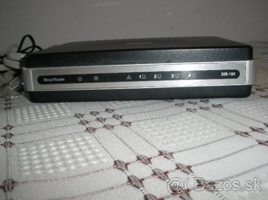 Router D-Link, model DIR-100