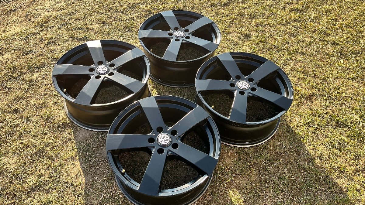 ☑️Disky 5x112 r18 black