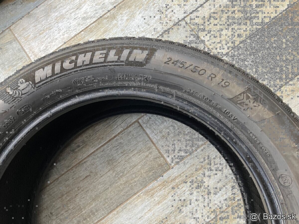 245/50 R19 Michelin zimne pneu