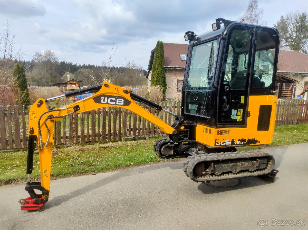 Minibagr JCB 19C-1, 1800mth, r.19/20, roztah.pásy, 3x lžíce