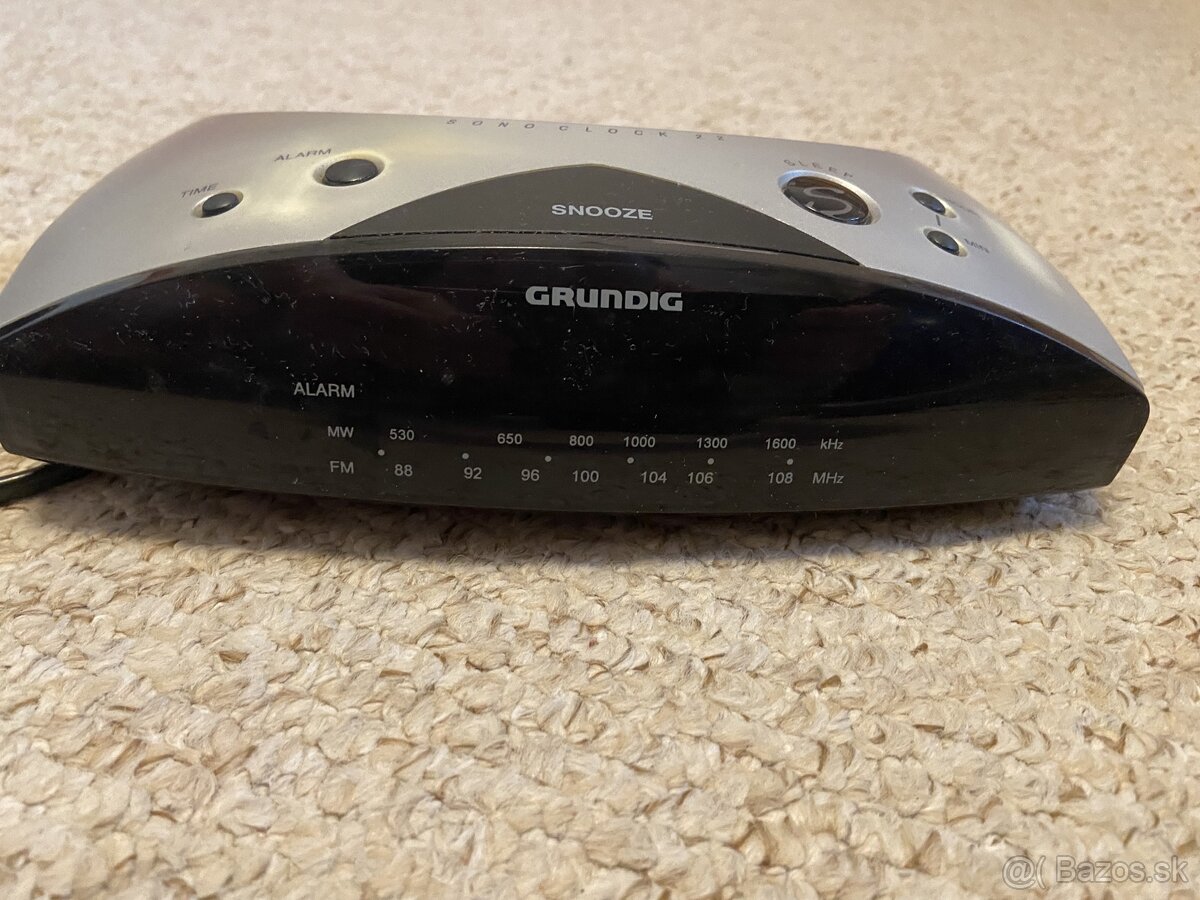 GRUNDIG rádio s budíkom